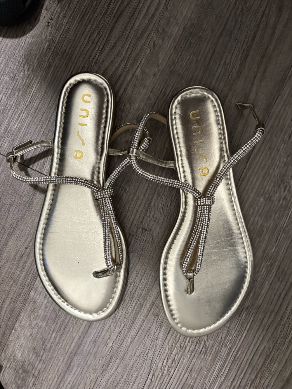 Unisa T-strap Flat Sandals